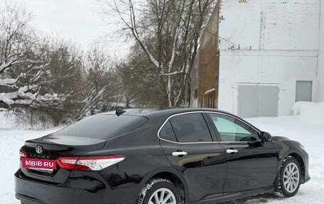 Toyota Camry, 2021 год, 2 550 000 рублей, 5 фотография