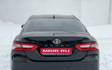 Toyota Camry, 2021 год, 2 550 000 рублей, 6 фотография