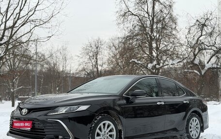 Toyota Camry, 2021 год, 2 550 000 рублей, 1 фотография