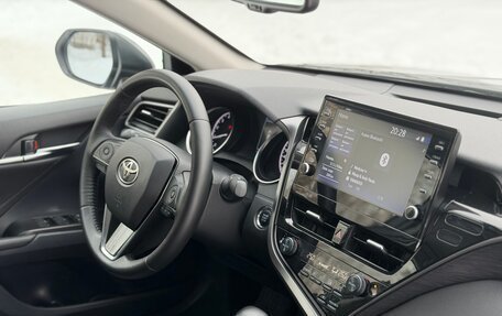 Toyota Camry, 2021 год, 2 550 000 рублей, 10 фотография