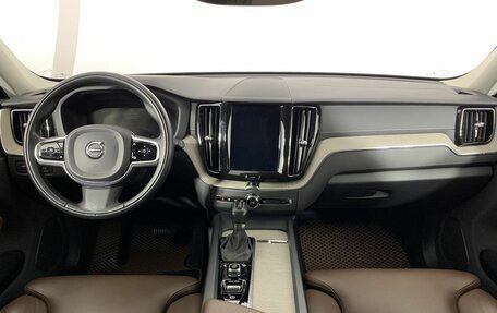 Volvo XC60 II, 2019 год, 3 999 000 рублей, 7 фотография