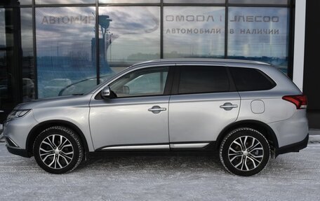 Mitsubishi Outlander III рестайлинг 3, 2016 год, 2 225 000 рублей, 8 фотография