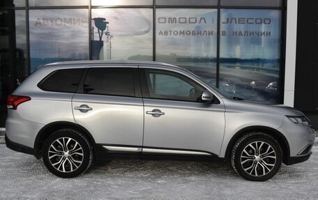 Mitsubishi Outlander III рестайлинг 3, 2016 год, 2 225 000 рублей, 4 фотография