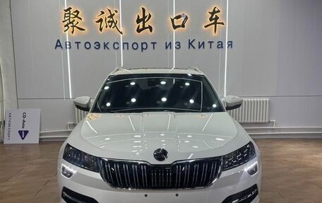 Skoda Karoq I, 2022 год, 2 200 000 рублей, 2 фотография