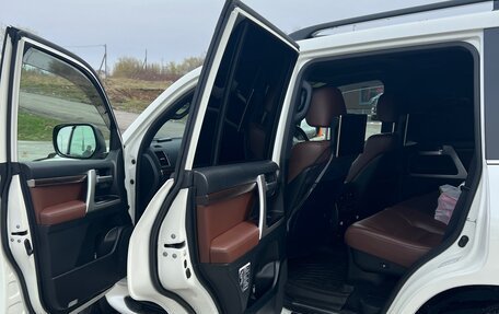 Toyota Land Cruiser 200, 2018 год, 8 720 000 рублей, 6 фотография