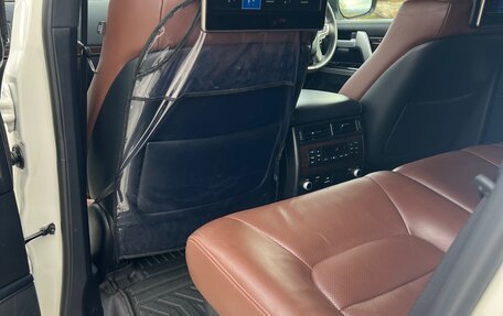 Toyota Land Cruiser 200, 2018 год, 8 720 000 рублей, 5 фотография