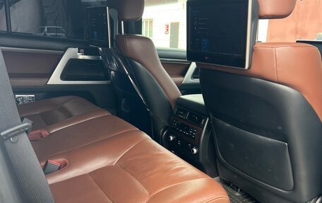 Toyota Land Cruiser 200, 2018 год, 8 720 000 рублей, 3 фотография