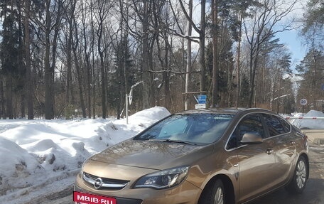 Opel Astra J, 2013 год, 1 200 000 рублей, 2 фотография