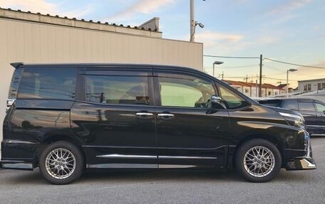 Toyota Voxy III, 2021 год, 2 011 027 рублей, 5 фотография