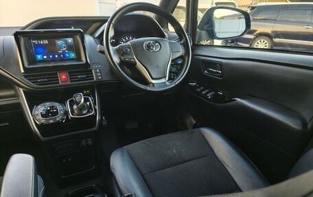 Toyota Voxy III, 2021 год, 2 011 027 рублей, 15 фотография