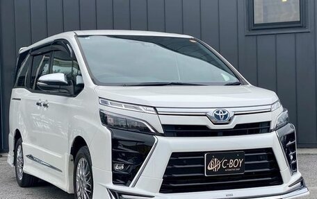 Toyota Voxy III, 2021 год, 1 834 027 рублей, 3 фотография