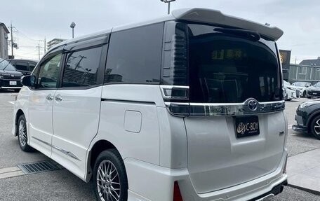 Toyota Voxy III, 2021 год, 1 834 027 рублей, 7 фотография