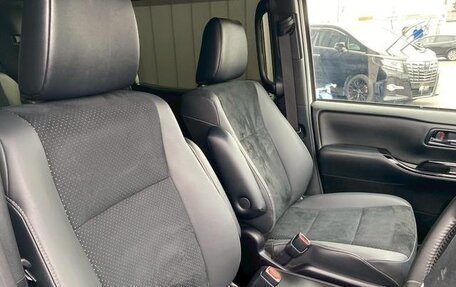 Toyota Voxy III, 2021 год, 1 834 027 рублей, 11 фотография