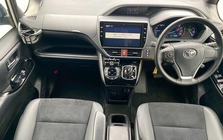 Toyota Voxy III, 2021 год, 1 834 027 рублей, 15 фотография