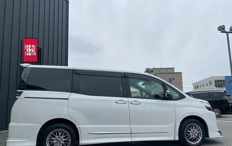 Toyota Voxy III, 2021 год, 1 834 027 рублей, 4 фотография