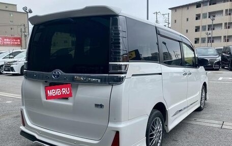 Toyota Voxy III, 2021 год, 1 834 027 рублей, 5 фотография