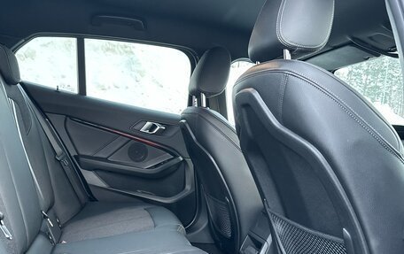 BMW 1 серия, 2021 год, 2 390 000 рублей, 12 фотография