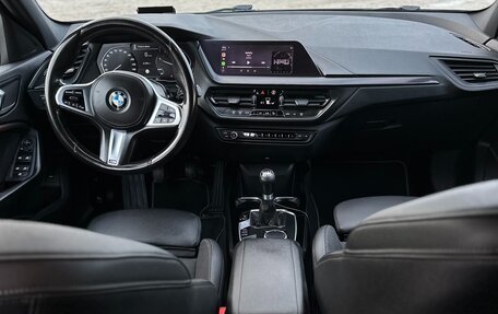 BMW 1 серия, 2021 год, 2 390 000 рублей, 13 фотография