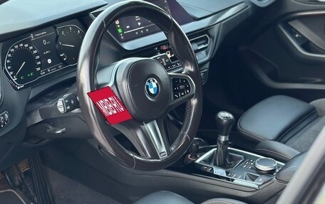BMW 1 серия, 2021 год, 2 390 000 рублей, 10 фотография