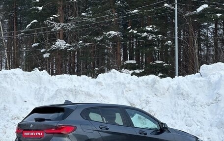 BMW 1 серия, 2021 год, 2 390 000 рублей, 3 фотография