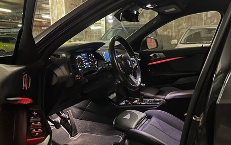 BMW 1 серия, 2021 год, 2 390 000 рублей, 19 фотография