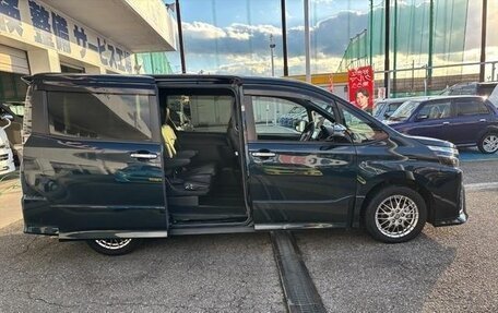 Toyota Voxy III, 2020 год, 1 955 027 рублей, 8 фотография