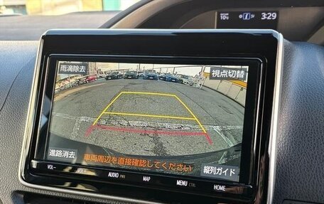 Toyota Voxy III, 2020 год, 1 955 027 рублей, 22 фотография