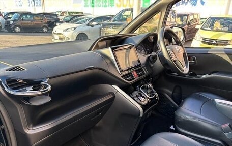 Toyota Voxy III, 2020 год, 1 955 027 рублей, 18 фотография