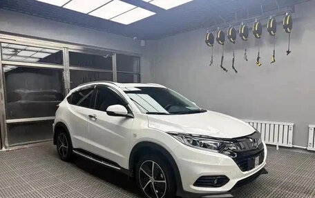Honda Vezel, 2022 год, 1 351 030 рублей, 3 фотография
