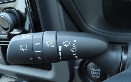 Toyota Sienta, 2022 год, 980 000 рублей, 12 фотография