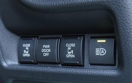 Toyota Sienta, 2022 год, 980 000 рублей, 16 фотография