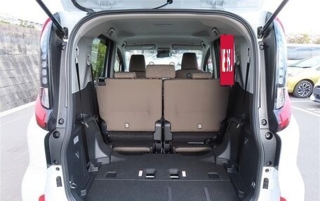 Toyota Sienta, 2022 год, 980 000 рублей, 7 фотография