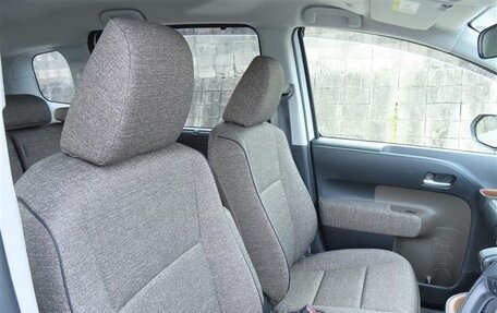 Toyota Sienta, 2022 год, 980 000 рублей, 25 фотография