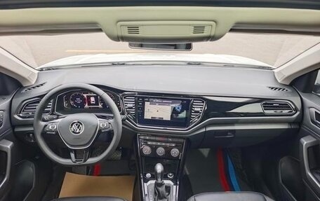 Volkswagen T-Roc I, 2022 год, 1 456 000 рублей, 9 фотография