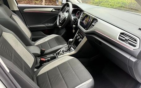 Volkswagen T-Roc I, 2022 год, 1 632 660 рублей, 10 фотография