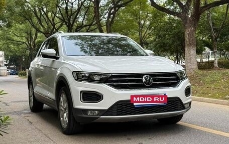 Volkswagen T-Roc I, 2022 год, 1 632 660 рублей, 3 фотография