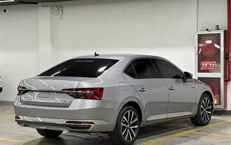 Skoda Superb III рестайлинг, 2023 год, 2 800 001 рублей, 5 фотография