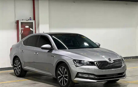 Skoda Superb III рестайлинг, 2023 год, 2 800 001 рублей, 3 фотография