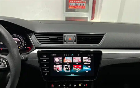 Skoda Superb III рестайлинг, 2023 год, 2 800 001 рублей, 12 фотография