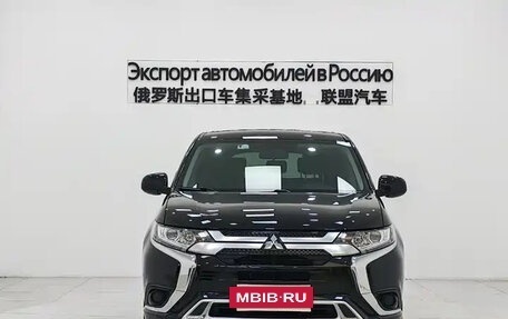 Mitsubishi Outlander III рестайлинг 3, 2022 год, 1 655 000 рублей, 2 фотография