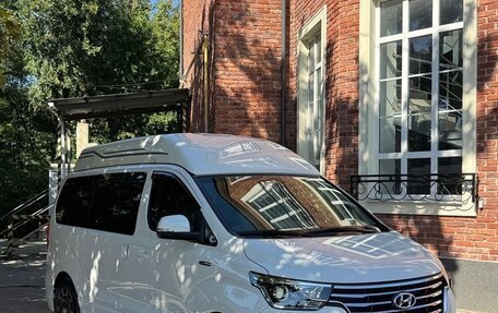 Hyundai Grand Starex Grand Starex I рестайлинг 2, 2019 год, 4 950 000 рублей, 13 фотография