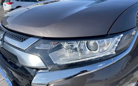 Mitsubishi Outlander III рестайлинг 3, 2022 год, 1 655 000 рублей, 8 фотография