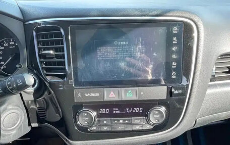 Mitsubishi Outlander III рестайлинг 3, 2022 год, 1 655 000 рублей, 14 фотография