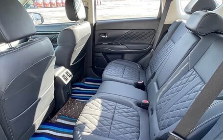 Mitsubishi Outlander III рестайлинг 3, 2022 год, 1 655 000 рублей, 18 фотография