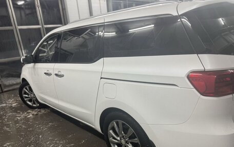 KIA Carnival III, 2019 год, 2 585 000 рублей, 2 фотография