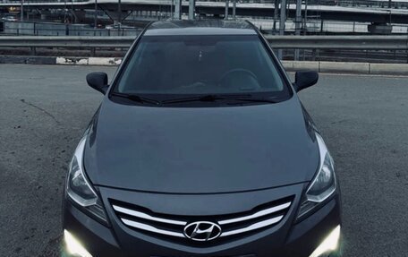 Hyundai Solaris II рестайлинг, 2015 год, 820 000 рублей, 1 фотография