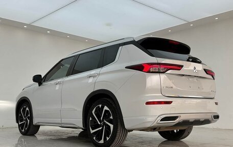 Mitsubishi Outlander, 2023 год, 4 600 325 рублей, 7 фотография