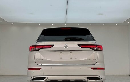 Mitsubishi Outlander, 2023 год, 4 600 325 рублей, 5 фотография