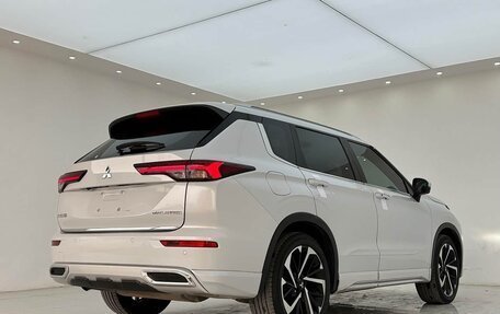 Mitsubishi Outlander, 2023 год, 4 600 325 рублей, 6 фотография