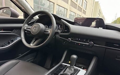 Mazda 3, 2023 год, 1 800 600 рублей, 10 фотография